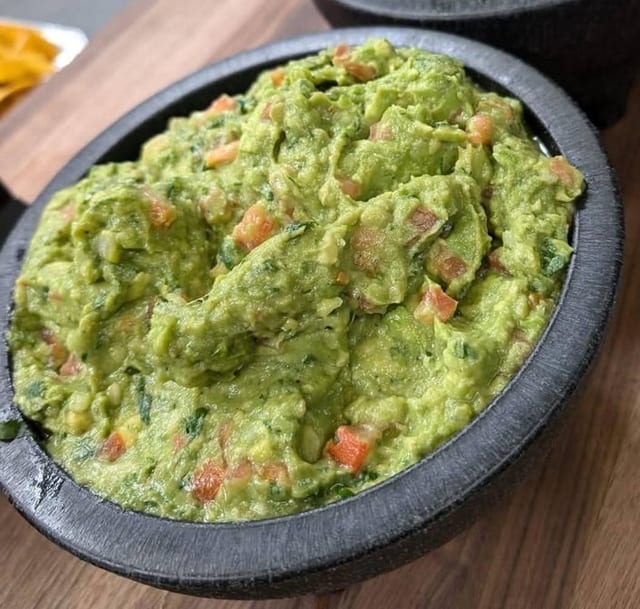 Guacamole (Side).
