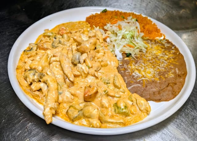 Pollo a la Crema.